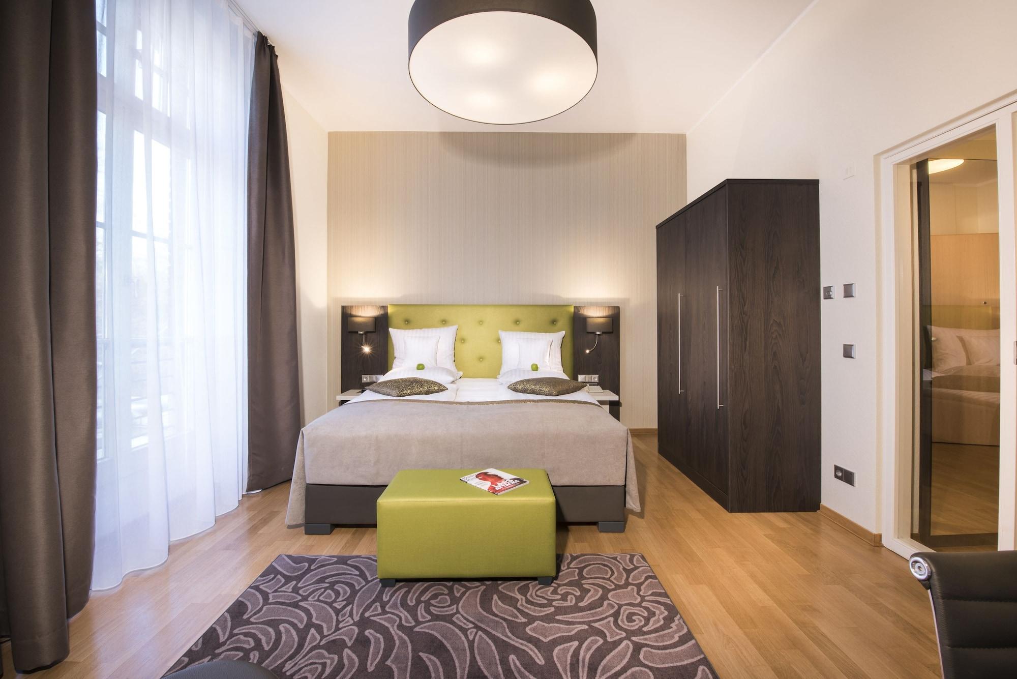 Collegium Leoninum Hotel Бон Екстериор снимка