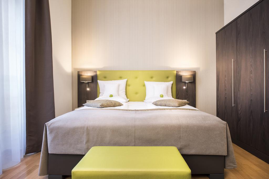 Collegium Leoninum Hotel Бон Екстериор снимка