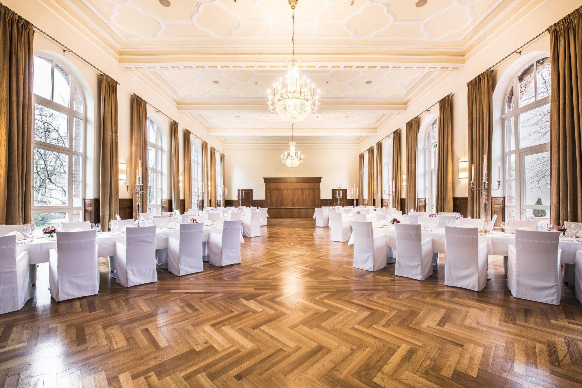 Collegium Leoninum Hotel Бон Екстериор снимка